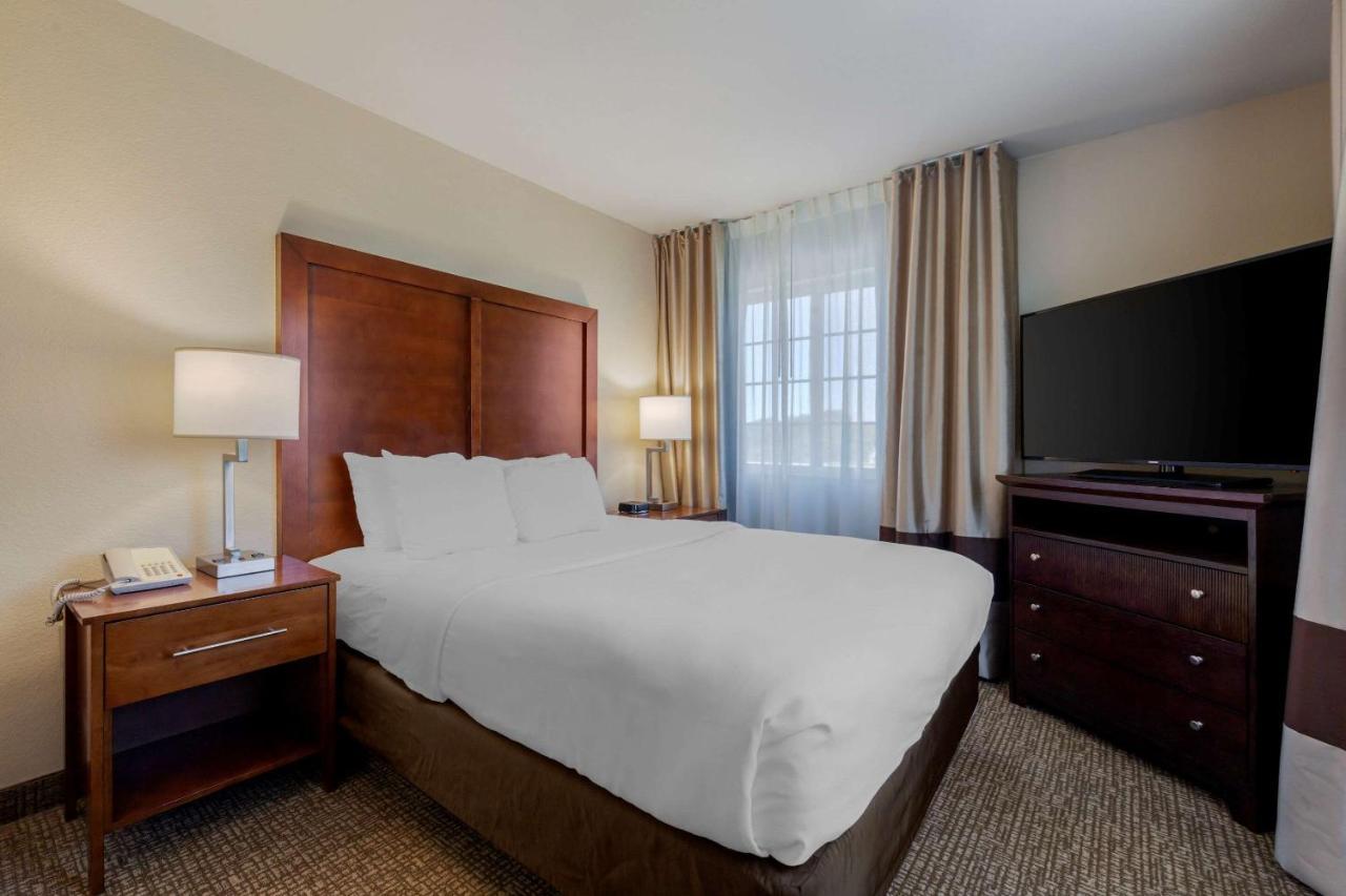 Comfort Suites Johnson Creek Conference Center Экстерьер фото