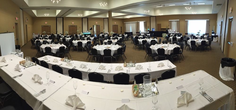 Comfort Suites Johnson Creek Conference Center Экстерьер фото